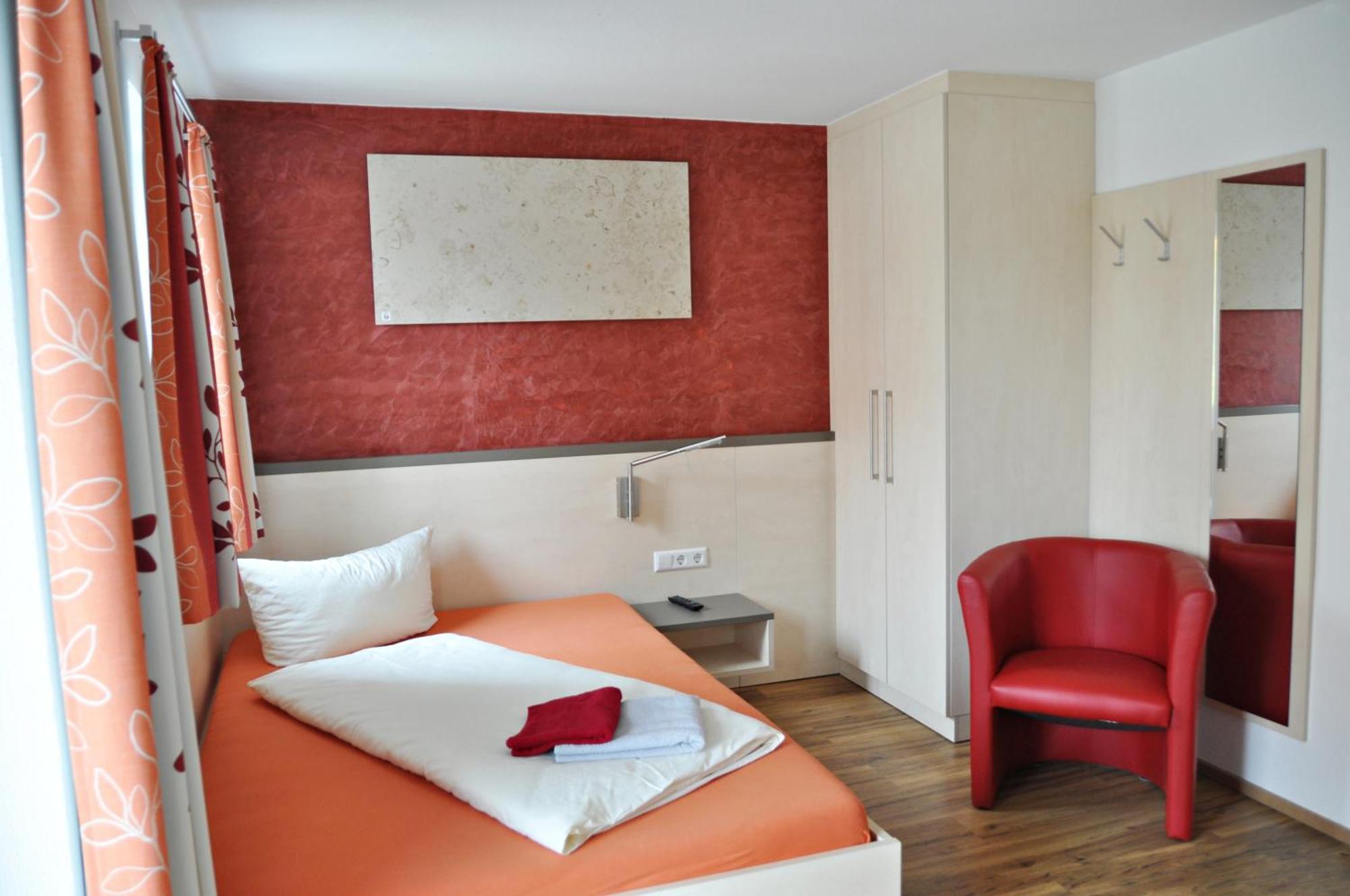 Goldener Schluessel Mit Gaestehaus Sina ネルトリンゲン 部屋 写真